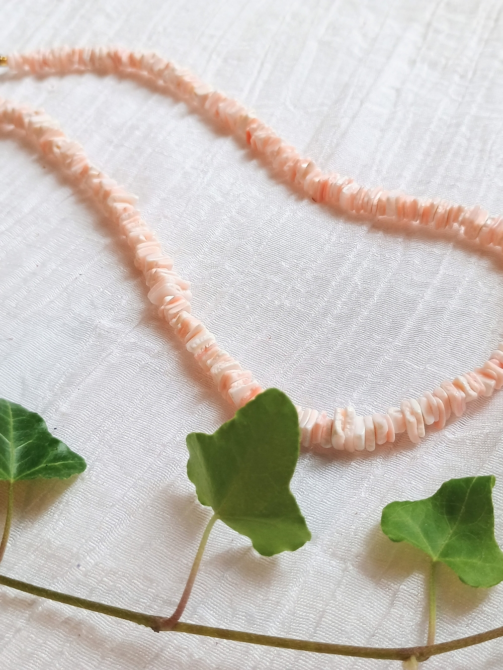 🧜🏻‍♀️ MERMAID CORE 🧜🏻‍♀️ VTG Artisan Chipped Strawberry Conch Shell Necklace